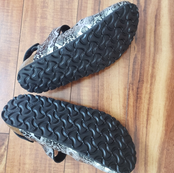 NWT Silver & Black snake print Betula Birkenstock cork shoes size 7 Brand New - Picture 5 of 8